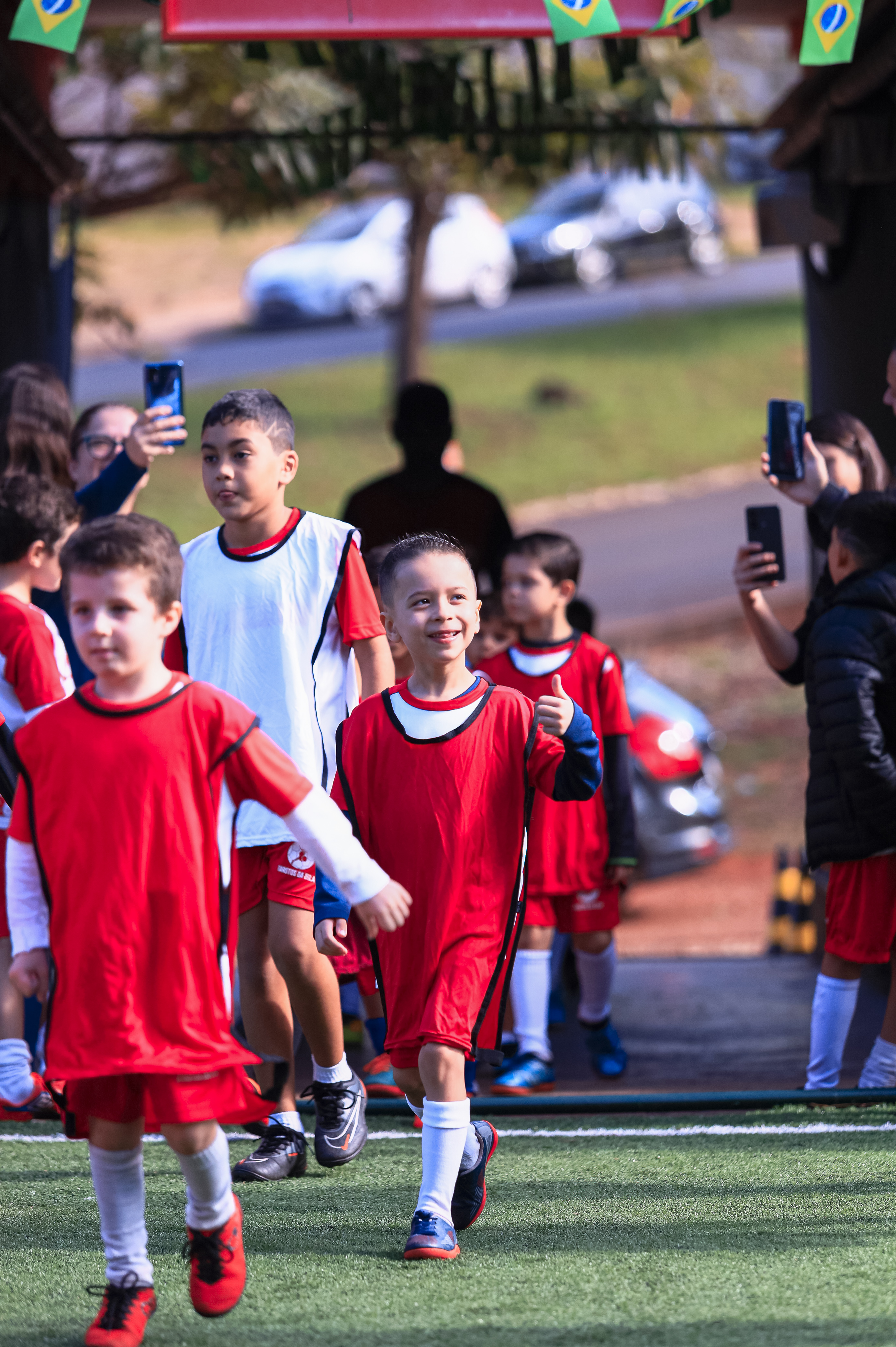 Crianças da escolinha Garotos da Bola